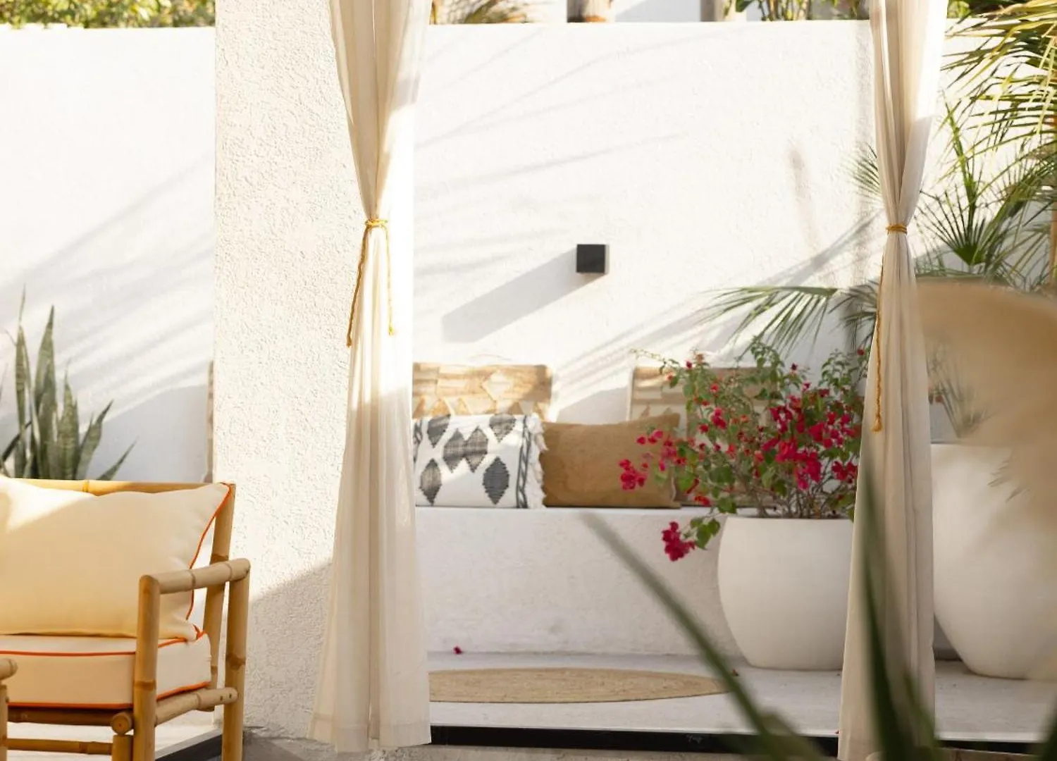 Beachside Escape 2 Min To Shore, Shared Pool & Burj Khalifa View! Dubai 0*,