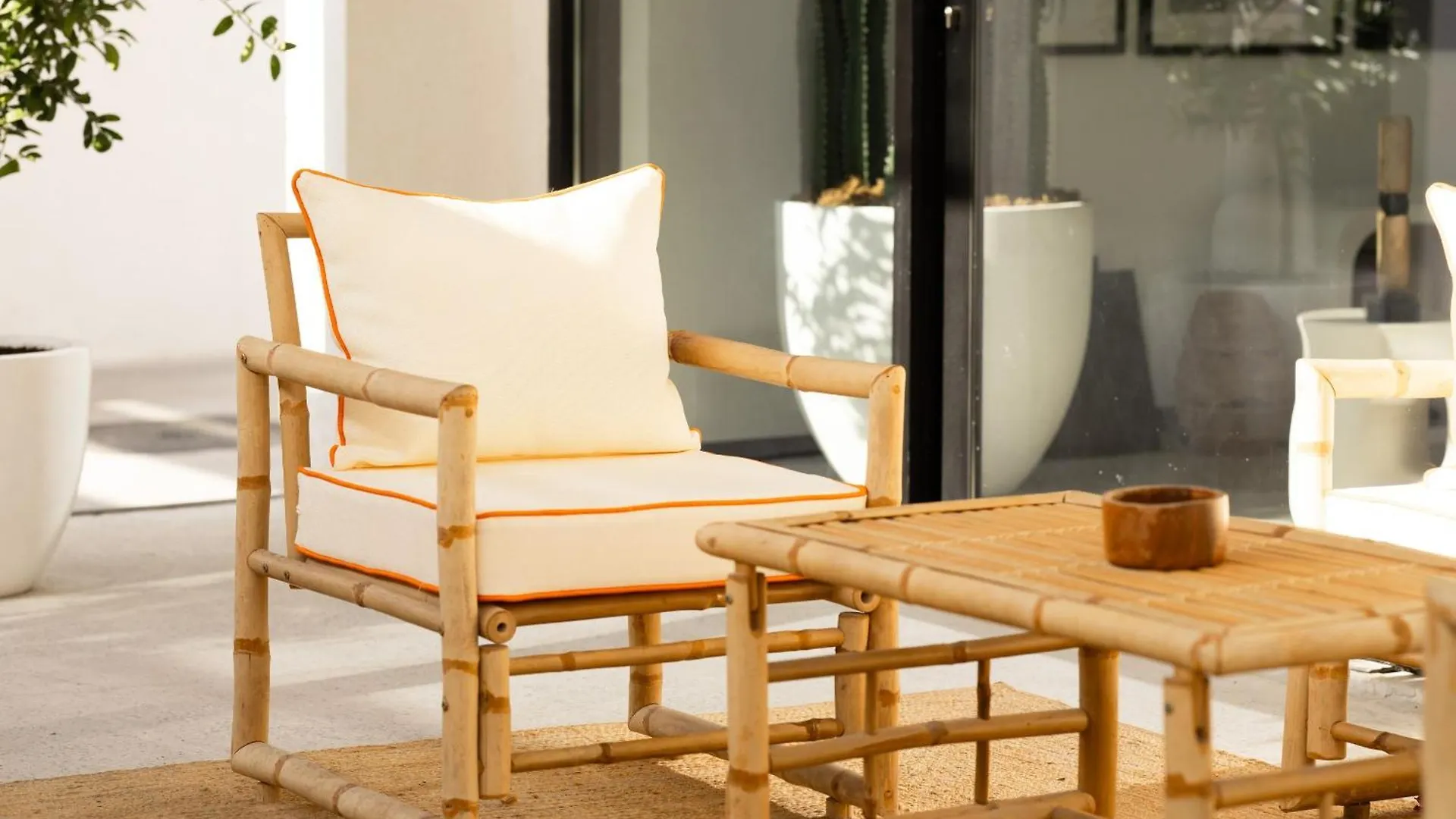 Beachside Escape 2 Min To Shore, Shared Pool & Burj Khalifa View! Dubai 0*,